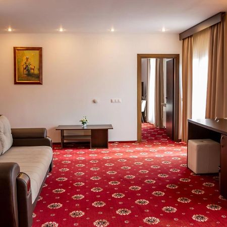 Zărneşti Hotel La Dolce Vita חדר תמונה