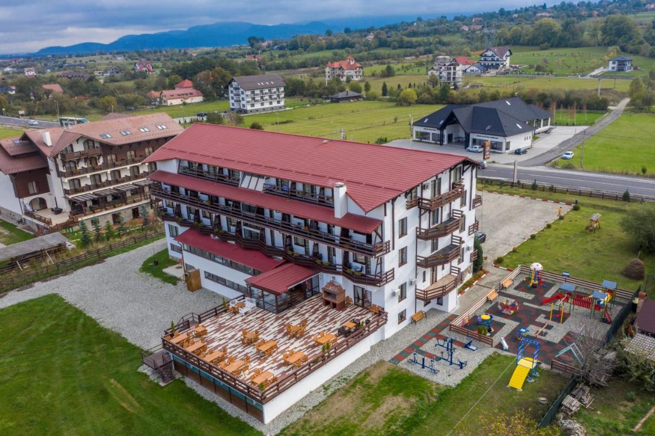 Zărneşti Hotel La Dolce Vita מראה חיצוני תמונה
