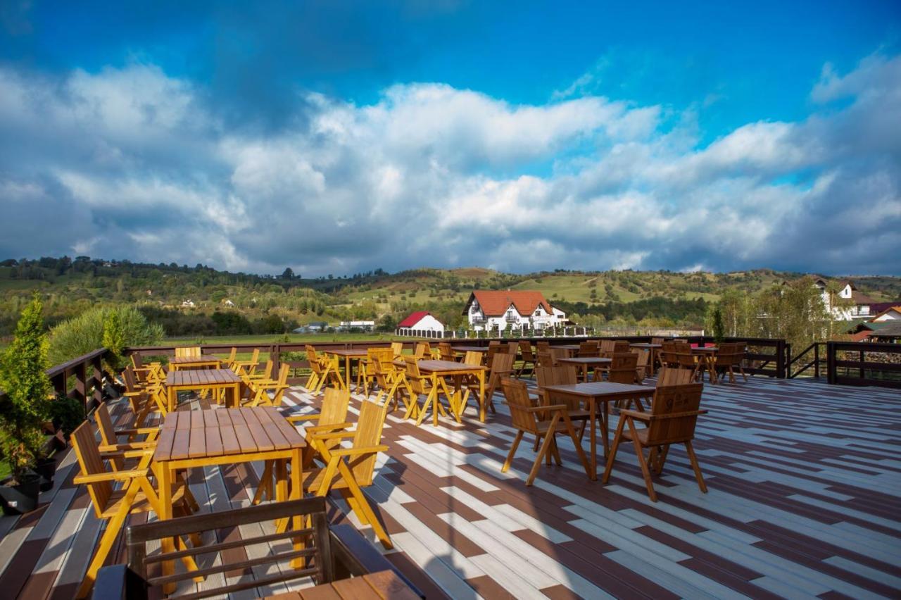 Zărneşti Hotel La Dolce Vita מראה חיצוני תמונה
