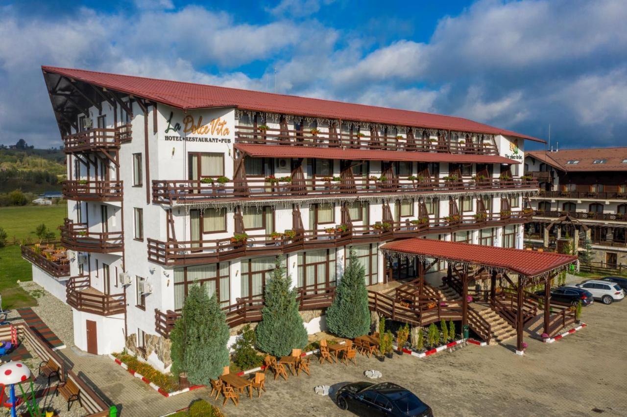 Zărneşti Hotel La Dolce Vita מראה חיצוני תמונה