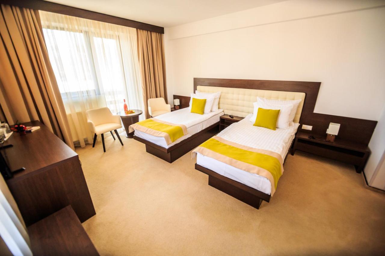 Zărneşti Hotel La Dolce Vita מראה חיצוני תמונה