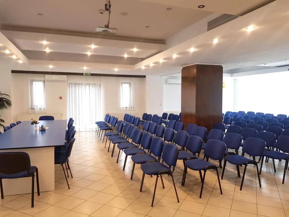 Zărneşti Hotel La Dolce Vita מראה חיצוני תמונה